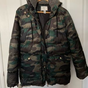 F21 CAMO PUFFER JACKET